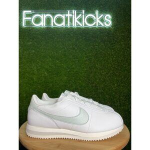 Nike Cortez Womens Size 9 Shoes White Light Silver Sail Refurbished DN1791-106
